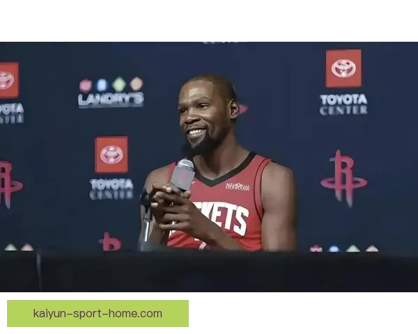 杜兰特三节高效砍下25分火箭五连胜轻取爵士阿门误伤小史密斯引关注